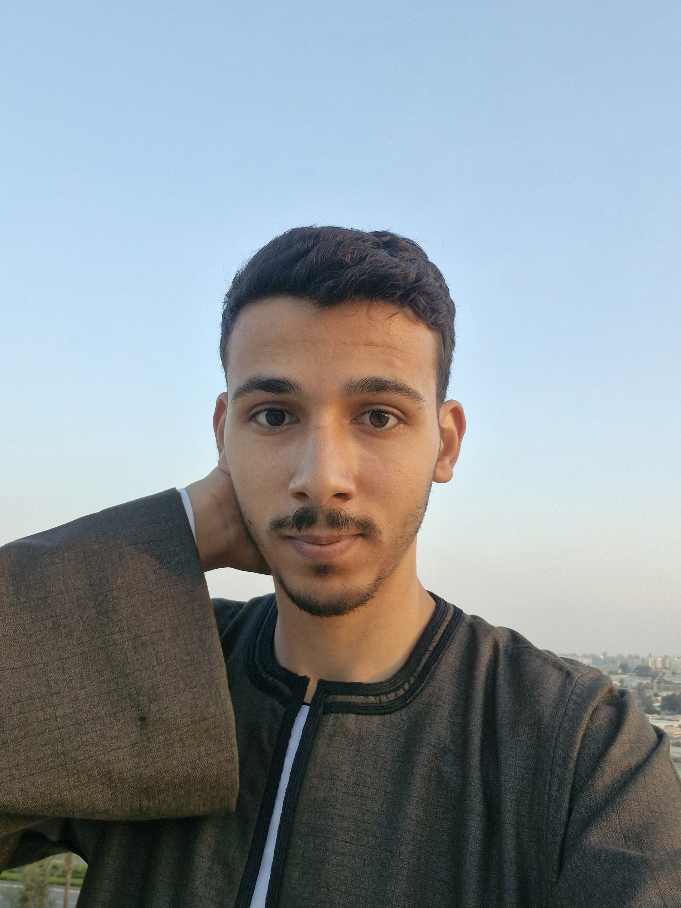 عمر البلاط