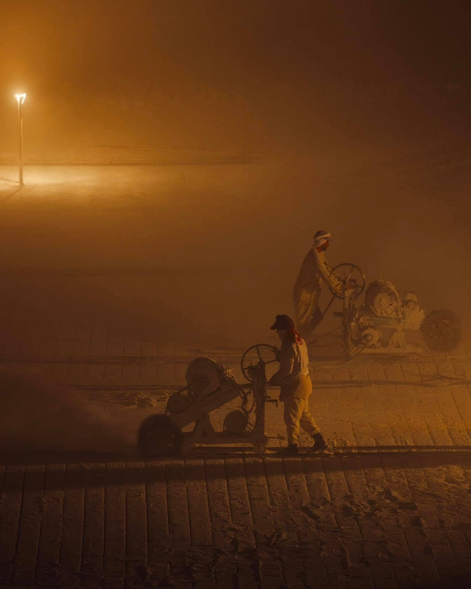 العالم كما يراه الغبار