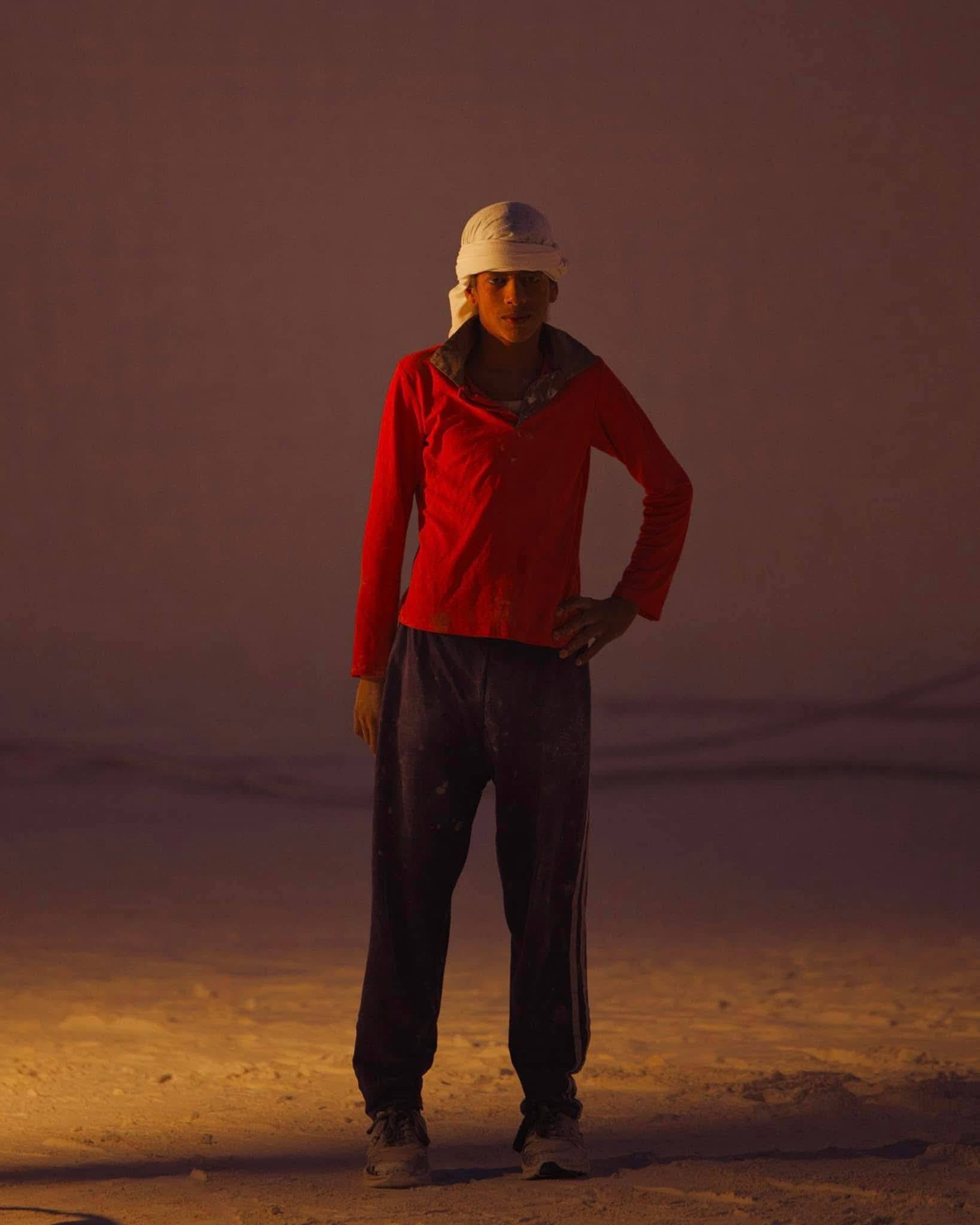 وقفة أمام الجبل